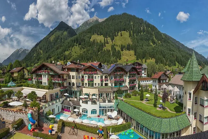Alpenrose Leading Family Hotel & Resort-1